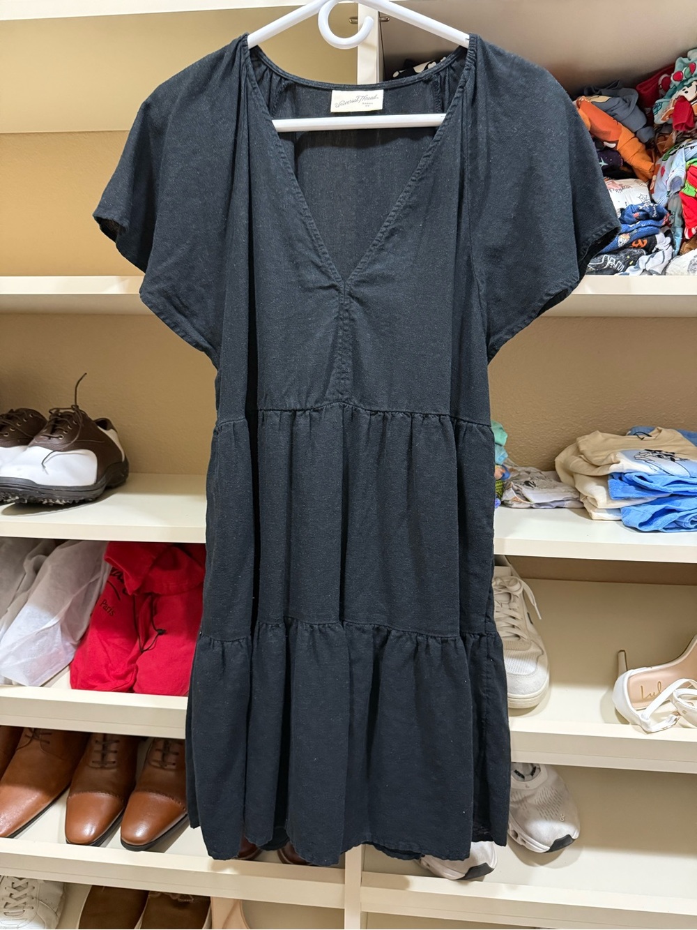 Universal Thread Black Tiered V-Neck Short Sleeve Dress